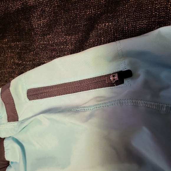 Lululemon skirt - Picture 3 of 5